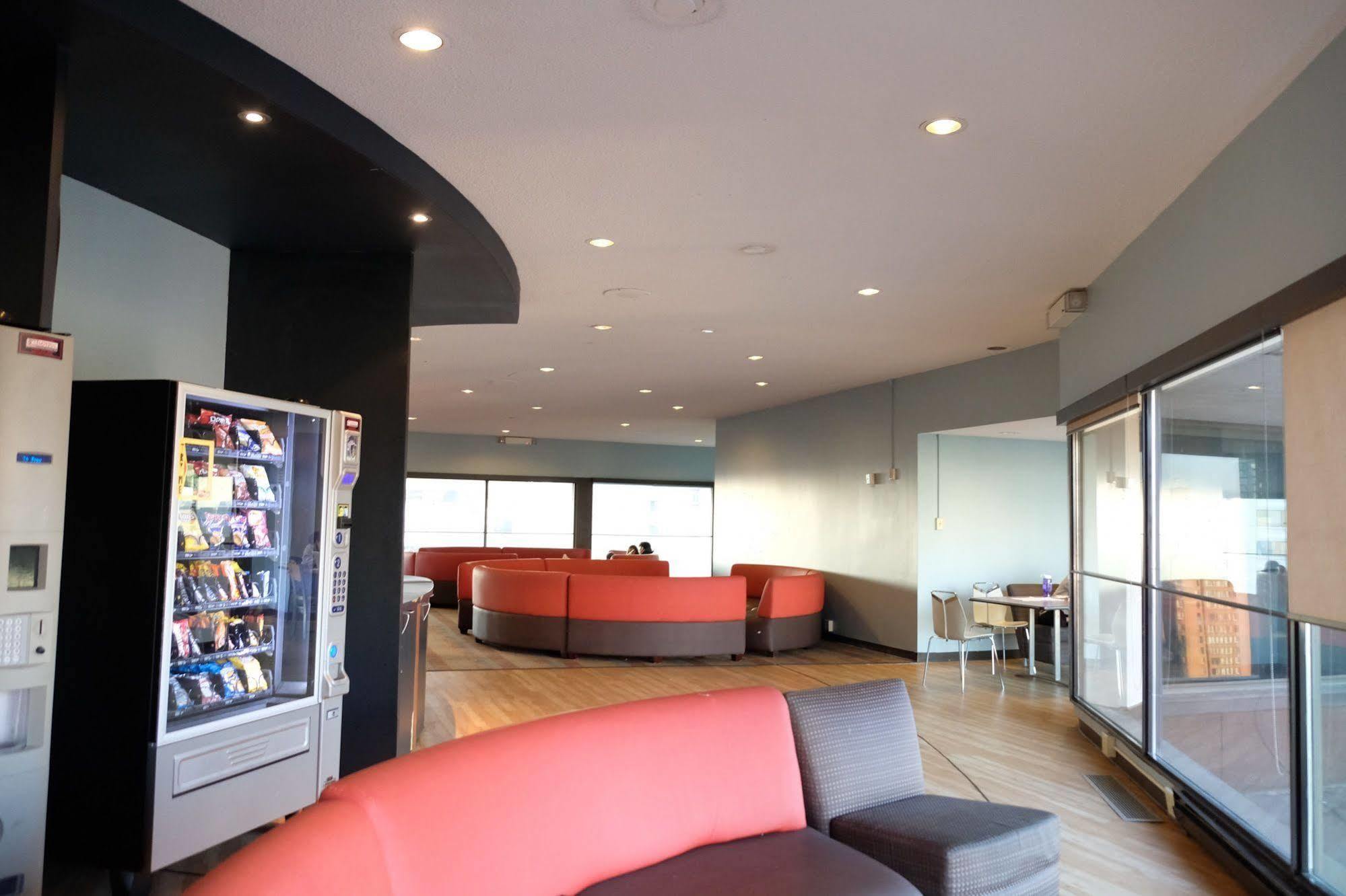Chestnut Residence And Conference Centre - University Of טורונטו מראה חיצוני תמונה